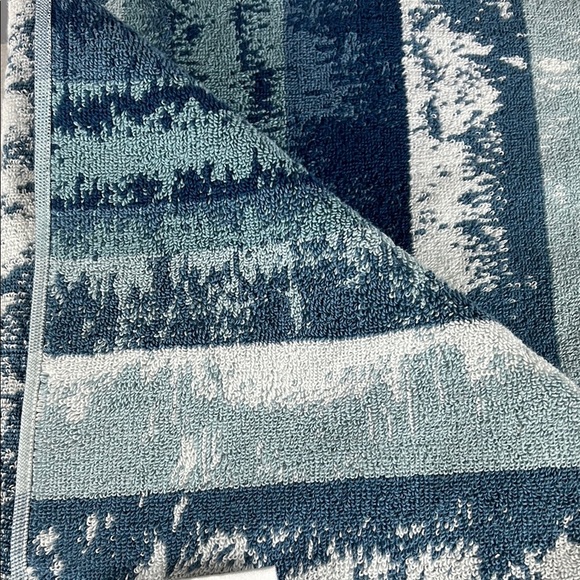 Common Thread Bath Towel Set Blue White Abstract Pattern 100% Cotton 2 pc NEW - Picture 7 of 7